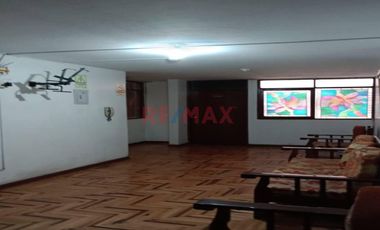 Vendo Casa 4 Pisos Zona Altamente Comercial - San Juan De Lurigancho