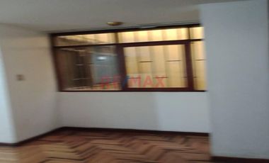Vendo Casa 4 Pisos Zona Altamente Comercial - San Juan De Lurigancho