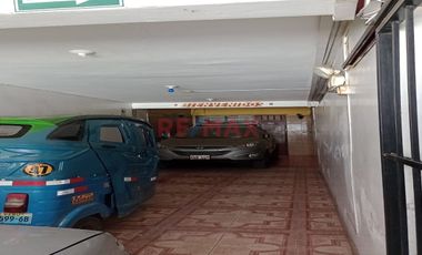 Vendo Casa 4 Pisos Zona Altamente Comercial - San Juan De Lurigancho