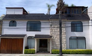 CASA EN VENTA, COLONIA JARDIN, SAN LUIS POTOSI, A UNOS PASOS DE PLAZA TANGAMANGA