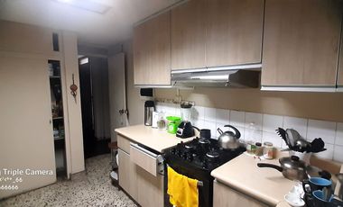 Linda casa, 312 m2, ideal vivienda o Proyecto, 4 dorms, 3 baños, 2 estac.