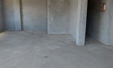 En el Sector La Primavera 1 Se Vende Casa Rentera con 2 locales comerciales y Departamentos