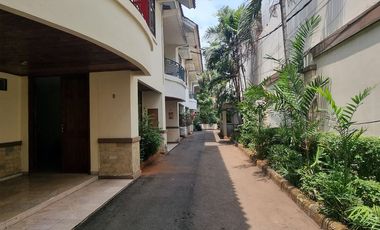 For Rent Townhouse, 4 Bedrooms - at Menteng, Central Jakarta