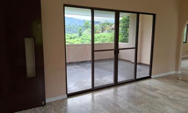Luxurious Three-Level House with Panoramic Mountain Views in Cebu City