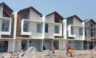 For Sale 2-Storey House in Pocis Tangerang on the Side of the Highway