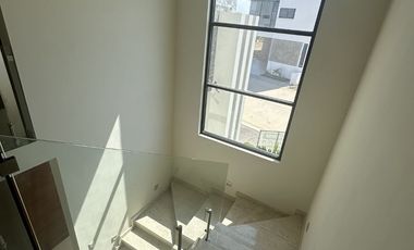 ESPECTACULAR CASA EN VENTA EN MAZATLAN SECTOR CERRITOS (MARALTO RESIDENCIAL) 4 RECAMARAS, A SOLO 200 MTS DEL MAR, PRIVADA CON ALBERCA