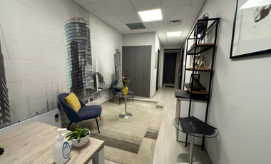 Oficina en Arriendo con Estacionamiento
