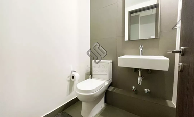 Oficina en Arriendo con Estacionamiento