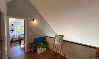 Se vende hermosa casa en sector Cabo Blanco,1230 mts2 aprox. Rol .