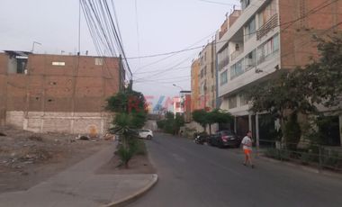 Vendo Casa Como Terreno En Ate De 347M2