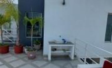 HERMOSA VILLA, MODERNA Y ELEGANTE, A 50 METROS DEL MAR