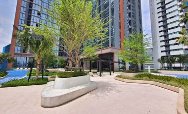 Hi-end Condo for sale, Supalai Icon Sathorn, 3-Bed, 3-Bath, 115 sq m., Fully-Decorated, swimming pool view, very beautiful, in the heart of Sathorn