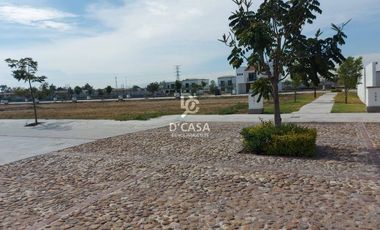 SE VENDE TERRENO EN CASTELA RESIDENCIAL