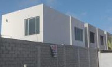 LINDA VILLA ,MODERNA,  SALINAS,  A 50 METROS DEL MAR