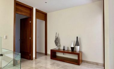 Coto Zanthe 3 Rec + cuarto de servicio, frente a Casa Club