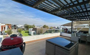 Coto Zanthe 3 Rec + cuarto de servicio, frente a Casa Club