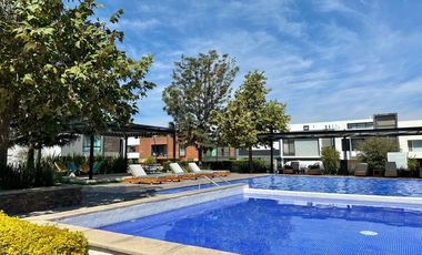 Coto Zanthe 3 Rec + cuarto de servicio, frente a Casa Club