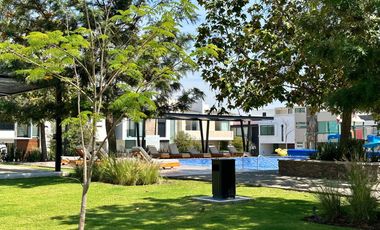 Coto Zanthe 3 Rec + cuarto de servicio, frente a Casa Club