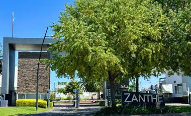 Coto Zanthe 3 Rec + cuarto de servicio, frente a Casa Club
