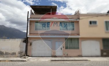 CASA EN VENTA LA FLORIDA CALLE MANUELA CAÑIZARES