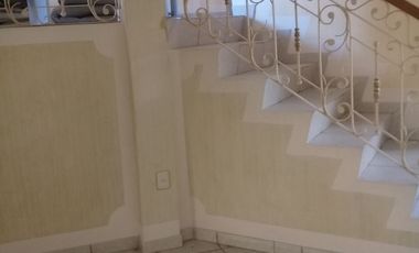 Amplia y funcional casa en renta con excelente ubicación, 3 habitaciones, 3.5 baños, jardín