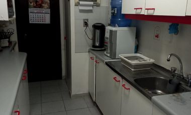 Se vende casa en comuna de La Reina en pasaje cerrado a pasos del registro civil y hospital militar.