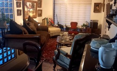 Se vende casa en comuna de La Reina en pasaje cerrado a pasos del registro civil y hospital militar.