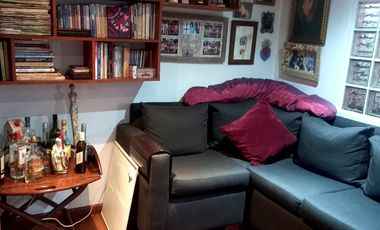 Se vende casa en comuna de La Reina en pasaje cerrado a pasos del registro civil y hospital militar.