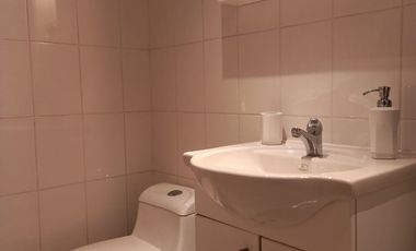Se vende casa en comuna de La Reina en pasaje cerrado a pasos del registro civil y hospital militar.