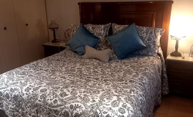 Se vende casa en comuna de La Reina en pasaje cerrado a pasos del registro civil y hospital militar.
