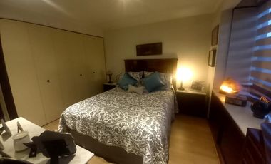 Se vende casa en comuna de La Reina en pasaje cerrado a pasos del registro civil y hospital militar.