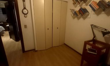 Se vende casa en comuna de La Reina en pasaje cerrado a pasos del registro civil y hospital militar.