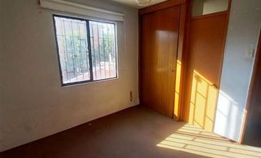 Se vende casa / comuna La Florida/ pasaje/dos pisos/rebajada