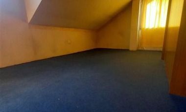 Se vende casa / comuna La Florida/ pasaje/dos pisos/rebajada