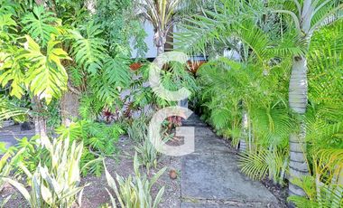 Casa en Venta en Cancun en Residencial Lagos del Sol con Alberca