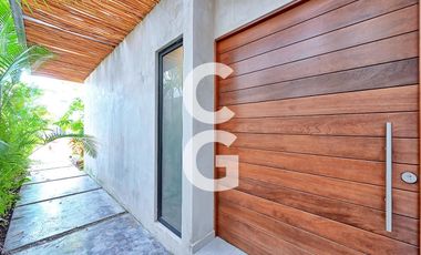 Casa en Venta en Cancun en Residencial Lagos del Sol con Alberca