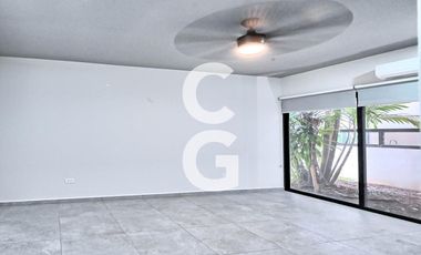 Casa en Venta en Cancun en Residencial Lagos del Sol con Alberca