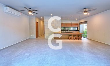 Casa en Venta en Cancun en Residencial Lagos del Sol con Alberca