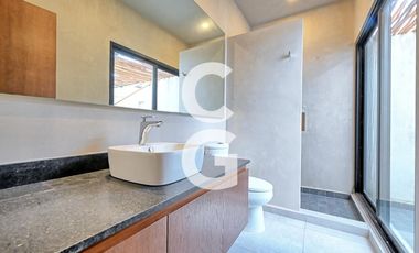 Casa en Venta en Cancun en Residencial Lagos del Sol con Alberca