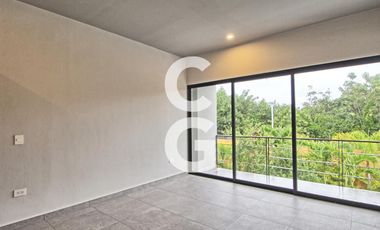 Casa en Venta en Cancun en Residencial Lagos del Sol con Alberca