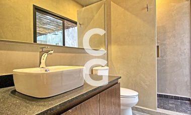 Casa en Venta en Cancun en Residencial Lagos del Sol con Alberca