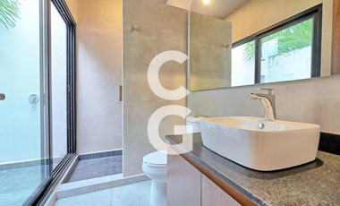 Casa en Venta en Cancun en Residencial Lagos del Sol con Alberca