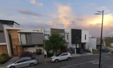 VENDO CASA EN ARGENTA MIRADOR RESIDENCIAL ZAPOPAN POR REMATE BANCARIO