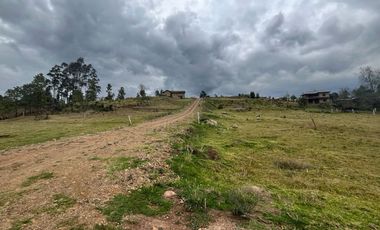 TERRENO PLANO IDEAL PARA LOTIZAR EN QUINGEO
