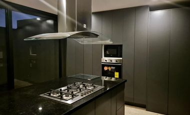 RENTA CASA EN LOMAS III DEL MOLINO, cada recamara con baño completo