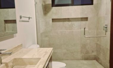 RENTA CASA EN LOMAS III DEL MOLINO, cada recamara con baño completo