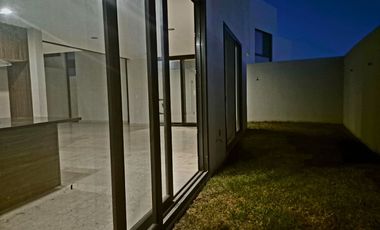 RENTA CASA EN LOMAS III DEL MOLINO, cada recamara con baño completo