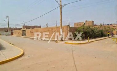 Venta Terreno 250M2 En Esquina Y Frente Al Parque En Puente Piedra