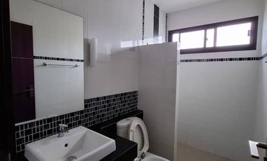 House for rent, Regent 3, Prom intersection, Charoen market, no flooding.