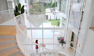 sell! Big 3-story mansion!! New, never lived in!!  Saraphi District, Chiang Mai Province (no flooding)